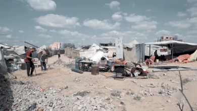 Photo of عشرات الشهداء بغزة وآليات الاحتلال تتراجع من شارع الجلاء