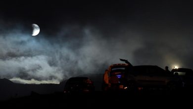 Photo of دول عربية ترصد ظهور “القمر الدموي” وتؤدي صلاة الخسوف