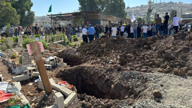 Photo of أهالي مخيم جنين بين النزوح والقهر.. عندما تُسلب حتى المقابر