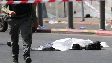 Photo of الاحتلال يعتقل والد وشقيق أحد منفذي عملية القدس