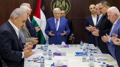 Photo of إسرائيل تدرس فرض عقوبات شخصية على قيادات السلطة الفلسطينية