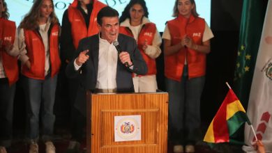 Photo of بوليفيا تنتخب رودريغو باز رئيسا وتنهي حكم اليسار الاشتراكي