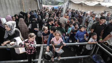 Photo of قوافل تنتظر الإذن.. المساعدات تراوح مكانها عند بوابات غزة المغلقة