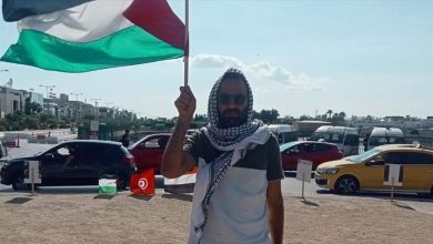 Photo of ناشط تونسي بسفينة الضمير: حياتنا ليست أغلى من حياة الفلسطينيين
