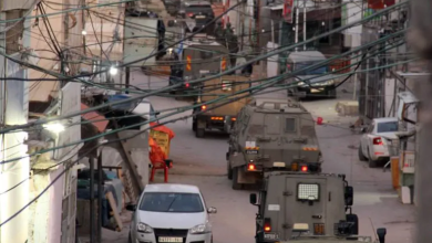 Photo of الاحتلال يقتحم مدنا بالضفة والمستوطنون يحرقون مركبات