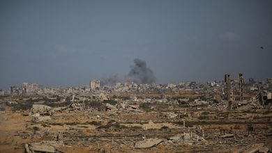 Photo of غزة.. استمرار القصف وسط ترقب نتائج مفاوضات شرم الشيخ