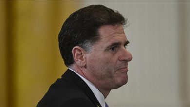 Photo of ديرمر يصل شرم الشيخ لقيادة الوفد الإسرائيلي في مفاوضات غز