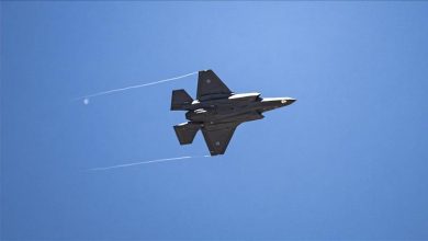 Photo of عائلات الأسرى الإسرائيليين: جيشنا قتل جنديا في أسر “حماس”