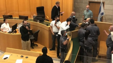 Photo of كممجي يكمل أبيات قصيدته الشهيرة بعد تحرره من السجون الإسرائيلية (شاهد)