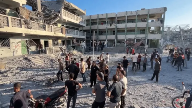 Photo of شهداء وجرحى بغزة وسط تجويع وأزمة صحية وتقييد للمساعدات