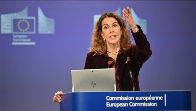 Photo of صحفي إيطالي يفقد عمله لطرحه سؤالا عن غزة إلى المفوضية الأوروبية