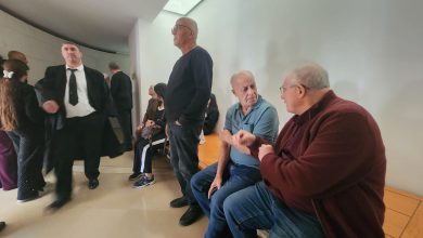 Photo of عائلته تراه لأول مرة منذ عامين.. “العليا” الإسرائيلية تخفّض عقوبة الأسير مصطفى عواد لعام واحد