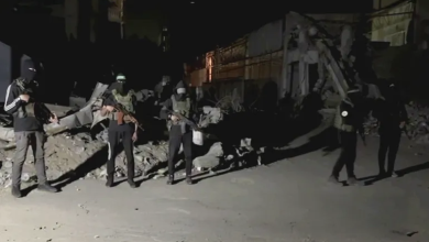 Photo of نتنياهو: أمام مسلحي حماس في الأنفاق الاستسلام أو البقاء تحت الأرض