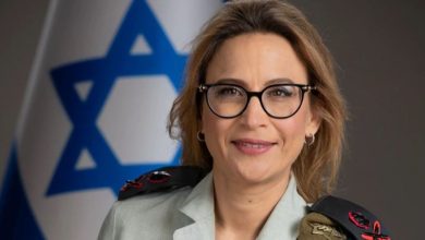 Photo of نقل المدعية العسكرية السابقة إلى المستشفى بعد الاشتباه بمحاولة انتحارها