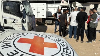 Photo of الاحتلال يُسلّم الصليب الأحمر الدفعة السابعة من جثامين الشهداء في غزة