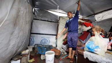 Photo of الأمطار تغرق مستشفى الشفاء والآلاف من خيام النازحين بغزة