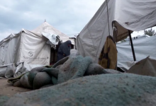 Photo of قصف على مناطق بغزة وانتشال 6 فلسطينيين من تحت الأنقاض (شاهد)