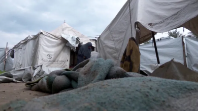 Photo of قصف على مناطق بغزة وانتشال 6 فلسطينيين من تحت الأنقاض (شاهد)