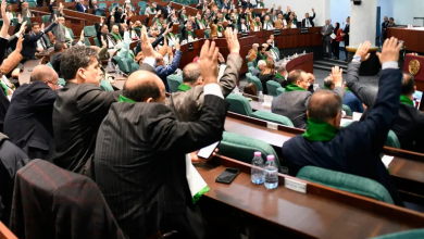 Photo of برلمان الجزائر يصادق بالإجماع على قانون تجريم الاستعمار الفرنسي