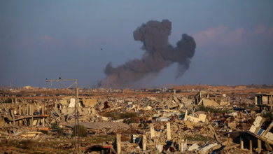 Photo of شهيدان بحي الزيتون والبحث عن رفات أسير إسرائيلي شمال غزة (شاهد)