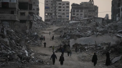 Photo of الاحتلال يقتل فلسطينيا خارج الخط الأصفر ويقصف جنوبي قطاع غزة