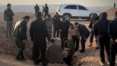 Photo of سائق شاحنة يكشف تفاصيل نقل مئات الجثث إلى مقابر جماعية في سوريا