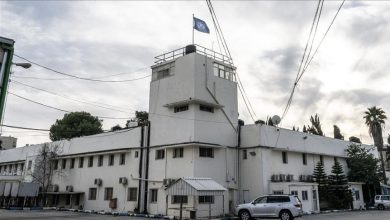 Photo of الشرطة الإسرائيلية تقتحم وتفتش مقر “أونروا” المغلق بالقدس