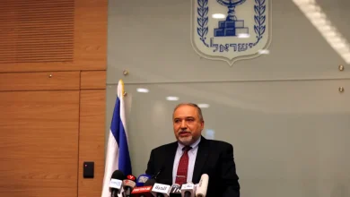 Photo of ليبرمان يتهم نتنياهو بتحويل أموال الجنود للحريديم