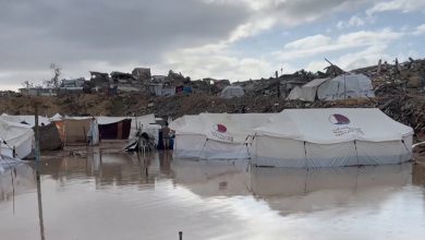 Photo of منخفض جوي عميق يغرق مخيمات النزوح في غزة ويزيد من تفاقم الأزمة الإنسانية