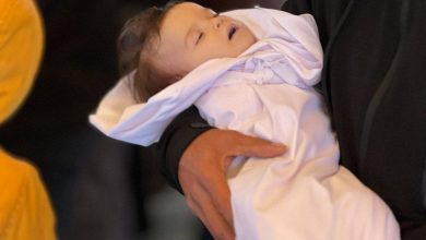 Photo of غزة: وفاة رضيعة نتيجة البرد وغرق خيمتها جنوب القطاع