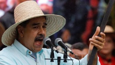 Photo of كولومبيا تعلن استعدادها لمنح مادورو اللجوء وتدعو لحكومة انتقالية في فنزويلا