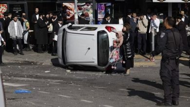 Photo of إصابات واعتقالات في مواجهات عنيفة بين الشرطة والحريديم بالقدس