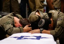 Photo of صحيفة إسرائيلية: ضابط من لواء غفعاتي ينتحر بعد معاناة نفسية إثر مشاركته في حرب غزة