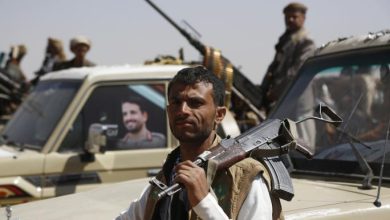 Photo of الحوثيون يراقبون الصراع جنوبي اليمن: استنزاف الشرعية أقصى الرهانات