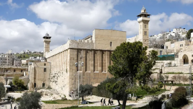 Photo of مدير الحرم الإبراهيمي يروي تفاصيل إبعاده عن المسجد (فيديو)