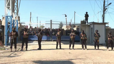 Photo of الجيش السوري يدفع بتعزيزات كبيرة لمخيم الهول بعد انسحاب قسد