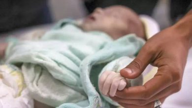 Photo of موجة البرد في غزة تودي بحياة رضيع عمره أسبوع