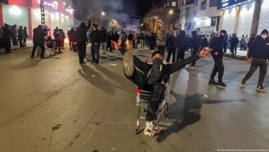 Photo of عشرات القتلى من قوات الأمن في احتجاجات إيران واستمرار قطع الإنترنت لأكثر من 60 ساعة