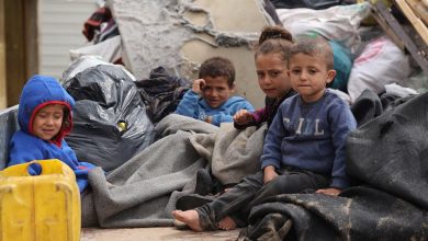 Photo of لوموند: الحرب على غزة تخلّف عشرات آلاف حالات فقدان السمع وتُهدد جيلاً كاملاً بالعزلة