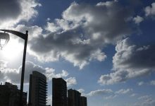 Photo of ارتفاع طفيف على الحرارة اليوم ومنخفض جوي ماطر يؤثر على البلاد الأحد