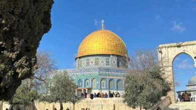 Photo of عشرات الآلاف يؤدون صلاة الجمعة في الأقصى إحياءً لذكرى الإسراء والمعراج