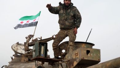 Photo of الجيش السوري يوسع سيطرته شرق الفرات ويستحوذ على الطبقة وسد الفرات وحقول نفطية