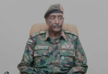 Photo of البرهان يتوعد بالمحاسبة والدعم السريع يقتحم منطقة في دارفور (فيديو)