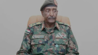 Photo of البرهان يتوعد بالمحاسبة والدعم السريع يقتحم منطقة في دارفور (فيديو)