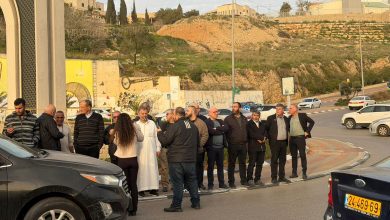 Photo of غضب في أم الفحم بعد الجريمة المزدوجة: وقفة احتجاجية وجلسة طارئة للبلدية