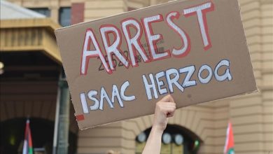 Photo of احتجاجات واسعة في أستراليا تنديدًا بزيارة هرتسوغ