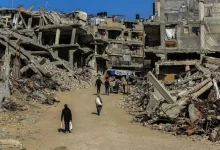 Photo of اليوم الـ132 من وقف إطلاق النار: غارات وقصف ونسف مبانٍ في قطاع غزة