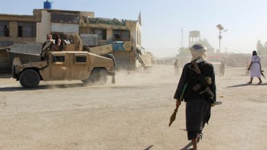 Photo of باكستان تعلن “حربًا مفتوحة” على طالبان بعد تبادل ضربات جوية وقصف كابول وقندهار