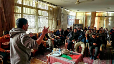 Photo of لماذا عاد شعراء غزة للكتابة عن الحرب والجوع؟ السر في الخيام المهترئة