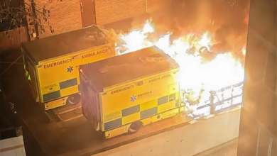 Photo of شرطة لندن: حريق متعمد يلتهم 4 سيارات إسعاف لمنظمة يهودية (شاهد)